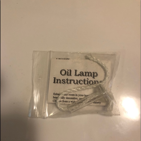 “Beautiful” Gnome/Wizard Oil Lamp - Picture 5 of 5